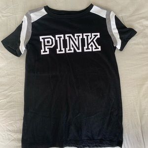 COPY - VS PINK NWOT | logo tee